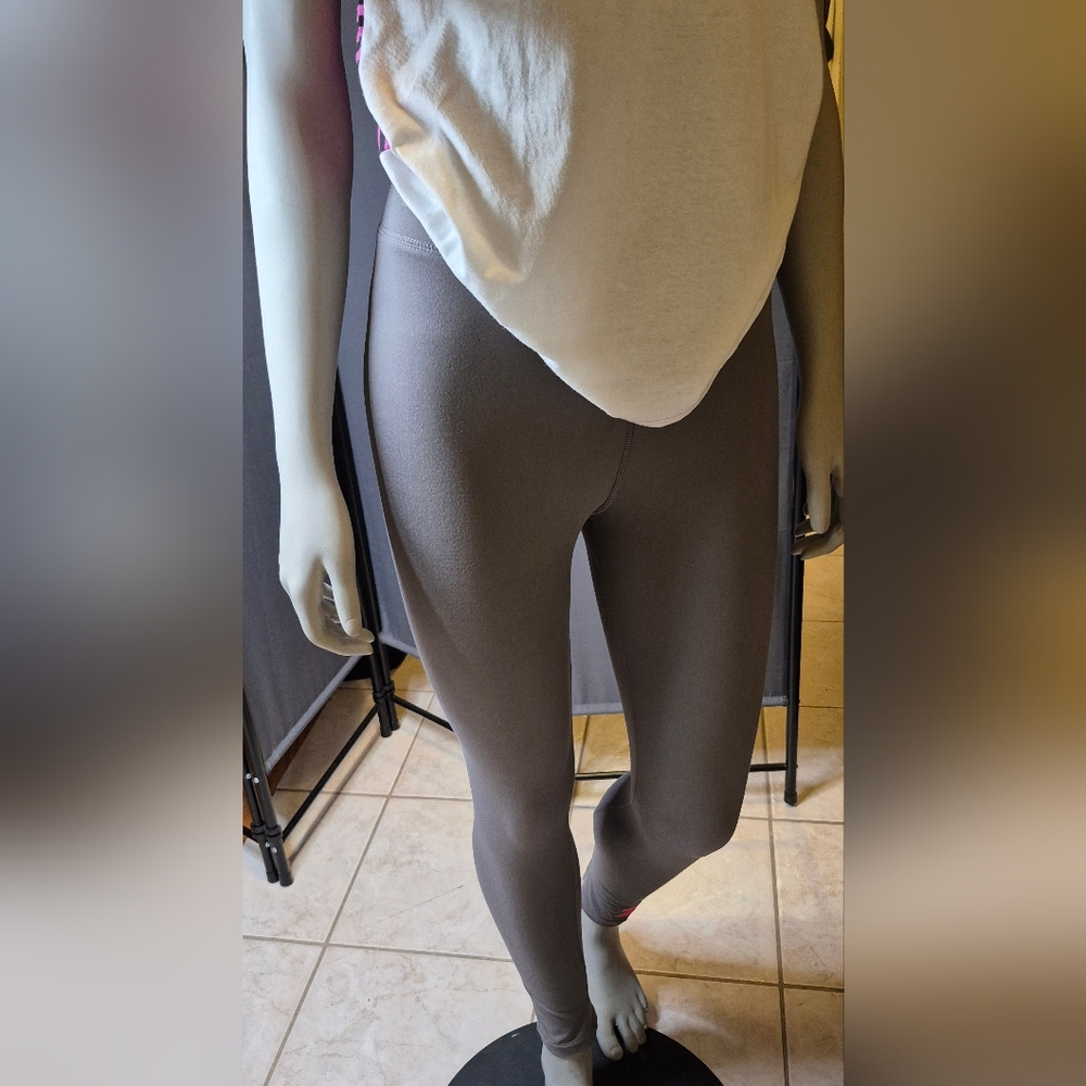 Hurley Charcoal Leggings with Hurley Color Label - Picture 10 of 16